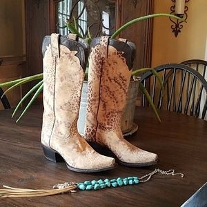 Cheetah print western snip toe boots